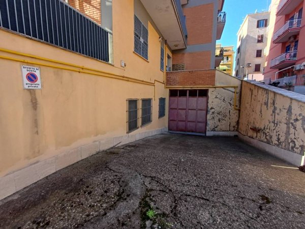 negozio in vendita a Roma in zona Prenestino-Centocelle