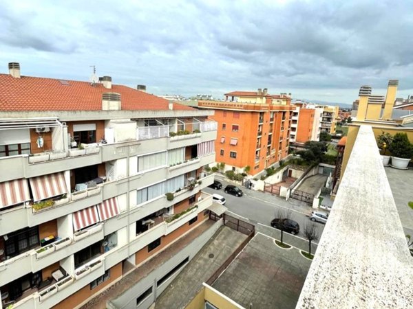 appartamento in vendita a Roma in zona Romanina