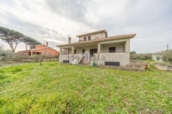 casa indipendente in vendita a Roma in zona Selvotta