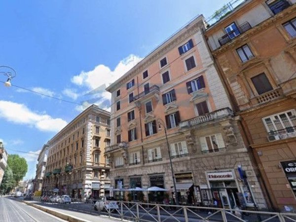 appartamento in vendita a Roma in zona Rione Regola