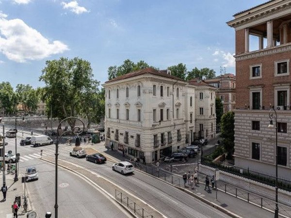 appartamento in vendita a Roma in zona Rione Regola