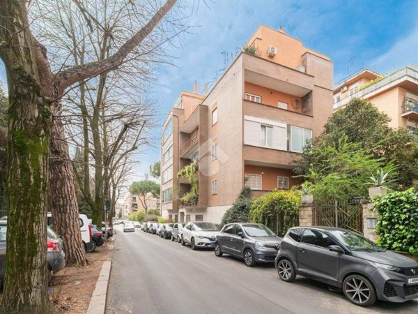 appartamento in vendita a Roma in zona Della Vittoria