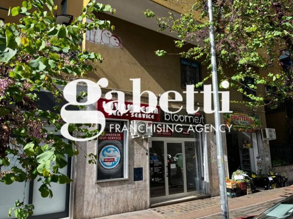 negozio in vendita a Roma in zona Don Bosco