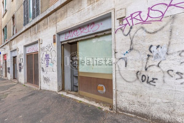 locale commerciale in vendita a Roma in zona Ostiense