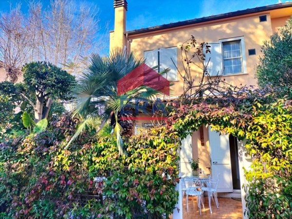 casa indipendente in vendita a Roma in zona Acilia