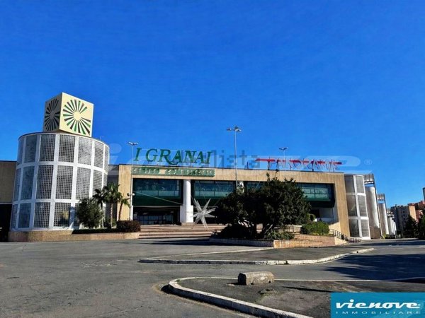 locale commerciale in vendita a Roma