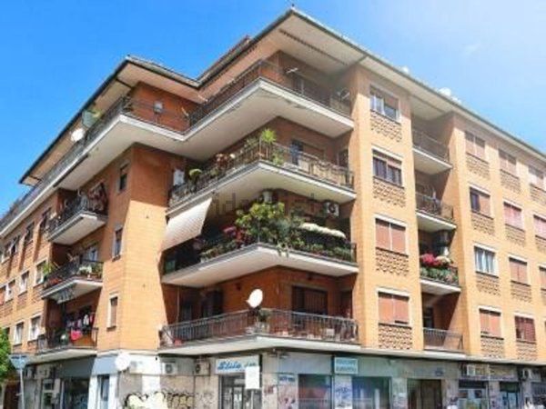 appartamento in vendita a Roma in zona Tor di Quinto