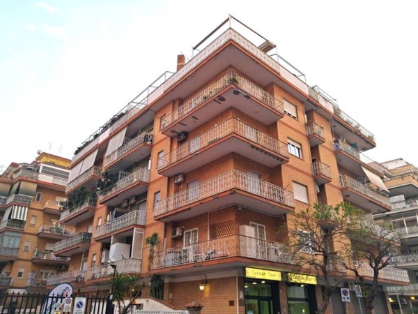 appartamento in vendita a Roma in zona Ostia