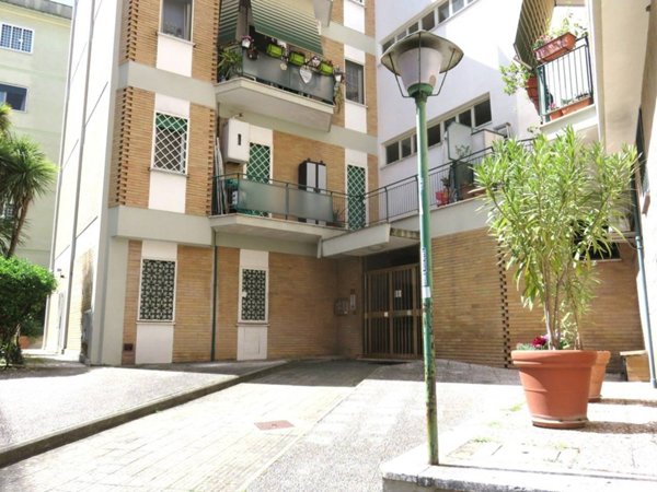 appartamento in vendita a Roma in zona Tomba di Nerone