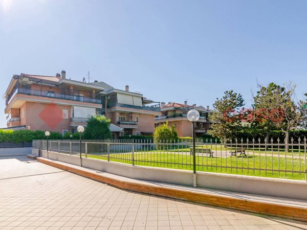 appartamento in vendita a Roma in zona Osteria del Curato