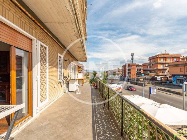 appartamento in vendita a Roma in zona Colle Prenestino