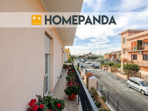 appartamento in vendita a Roma in zona Lunghezza