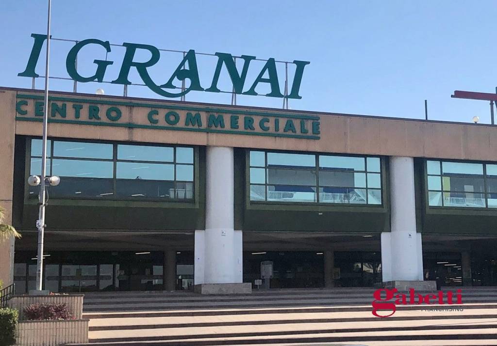 negozio in vendita a Roma in zona Ardeatino