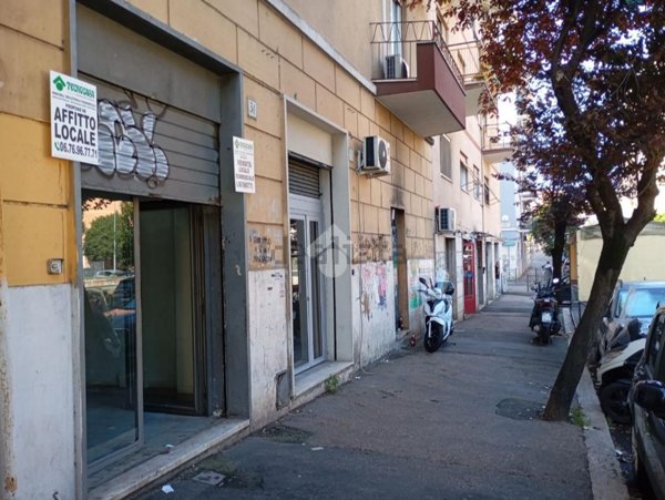 locale commerciale in vendita a Roma in zona Prenestino-Labicano