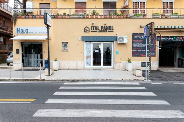 negozio in vendita a Roma in zona Torrevecchia