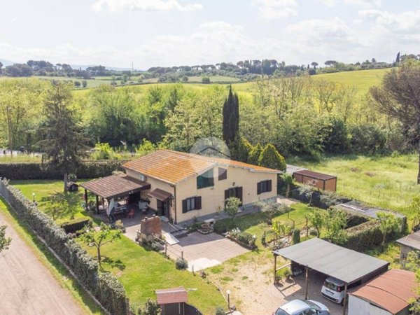 casa indipendente in vendita a Roma in zona Ardeatino