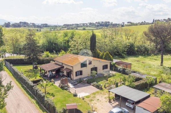 casa indipendente in vendita a Roma in zona Ardeatino