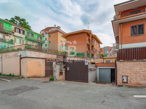 negozio in vendita a Roma in zona Giuliano Dalmata