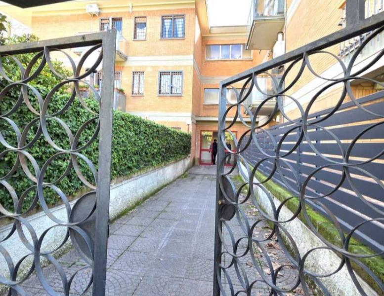 appartamento in vendita a Roma in zona EUR