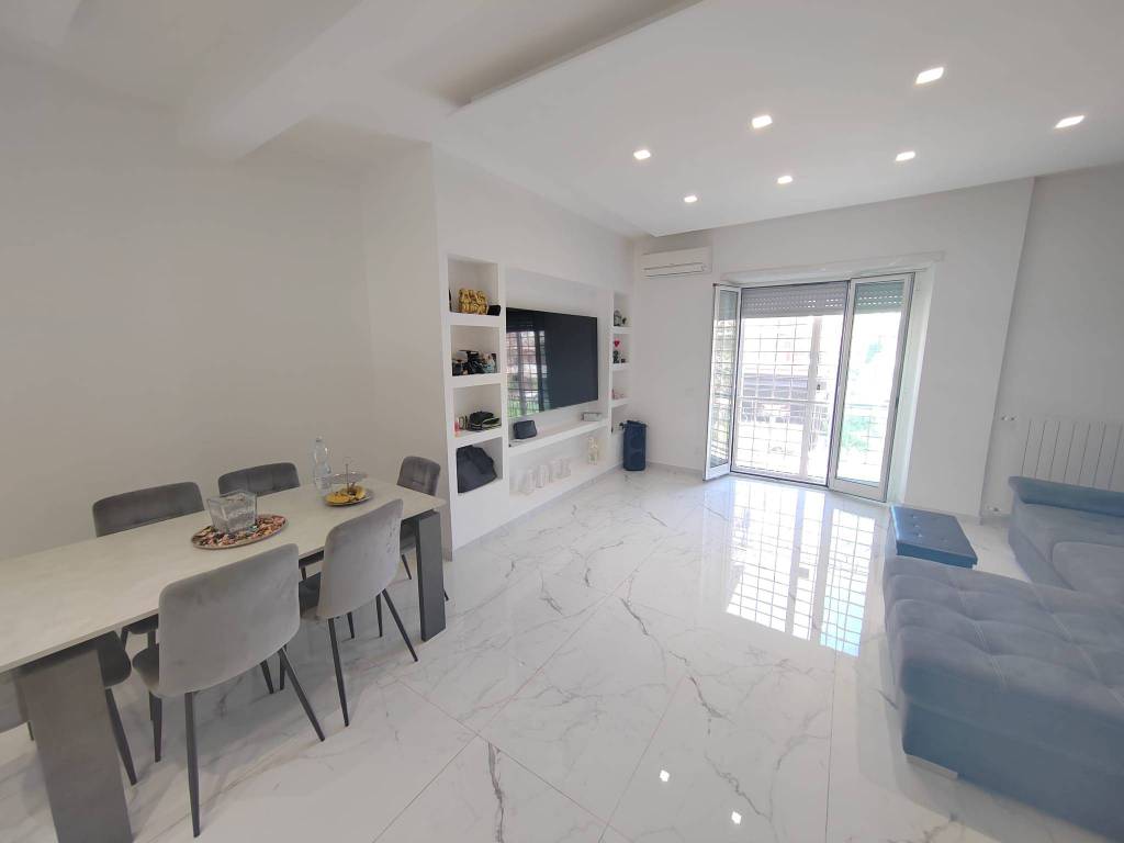 appartamento in vendita a Roma in zona Ponte di Nona