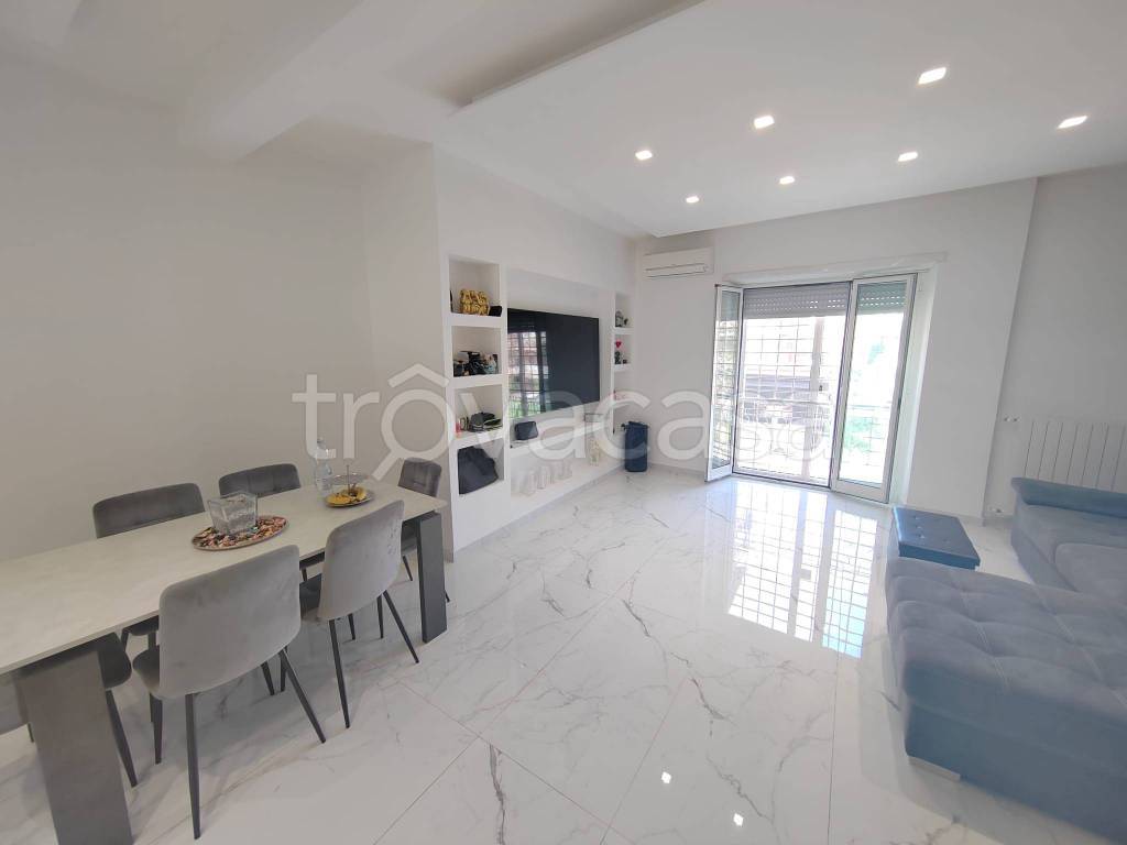 appartamento in vendita a Roma in zona Torre Angela