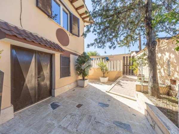 appartamento in vendita a Roma in zona Finocchio