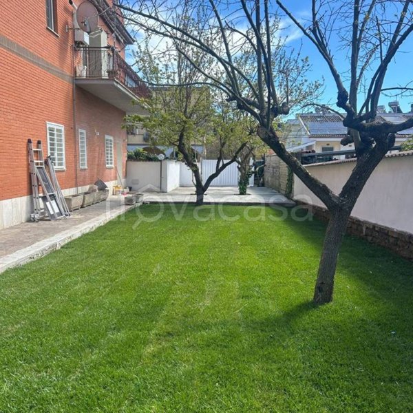 appartamento in vendita a Roma in zona Selva Candida