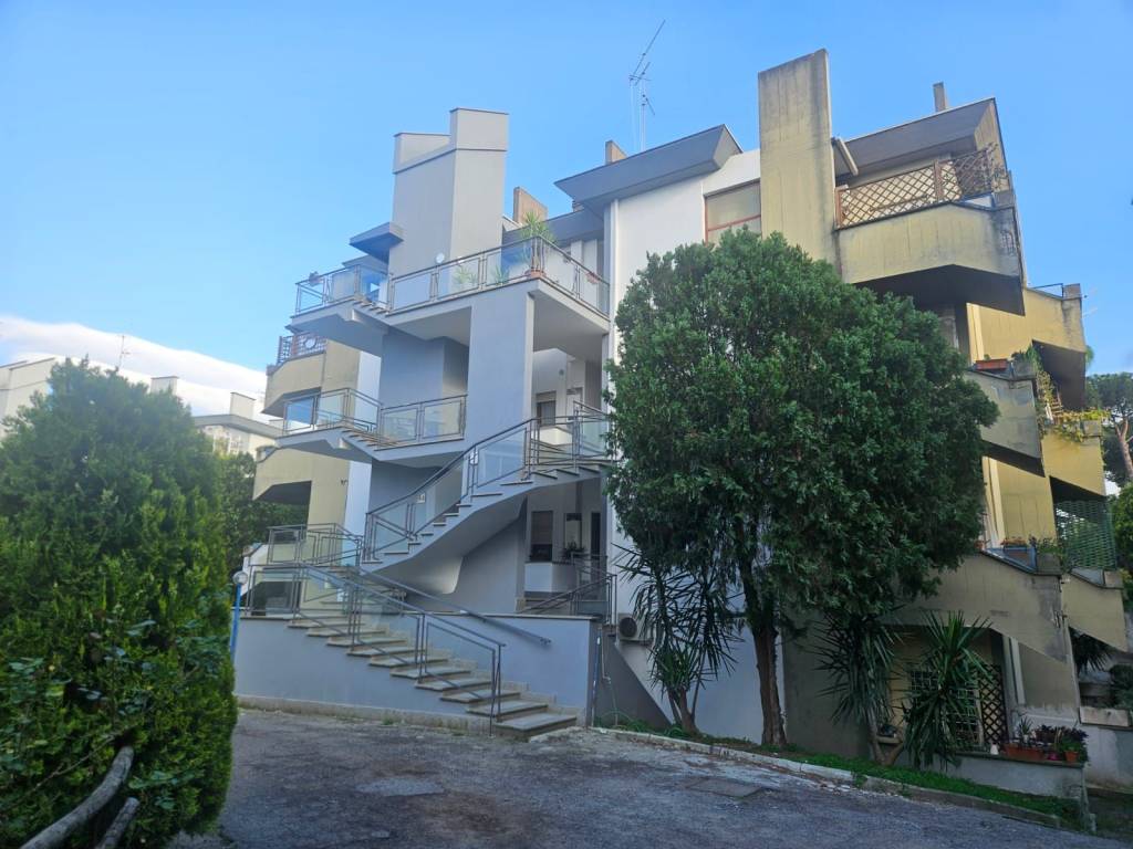 appartamento in vendita a Roma in zona Torre Gaia