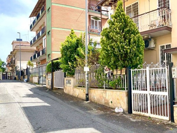 appartamento in vendita a Roma in zona Torre Angela