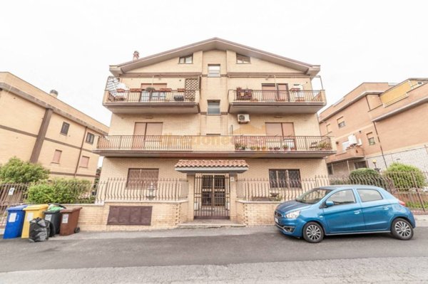 appartamento in vendita a Roma in zona Casalotti