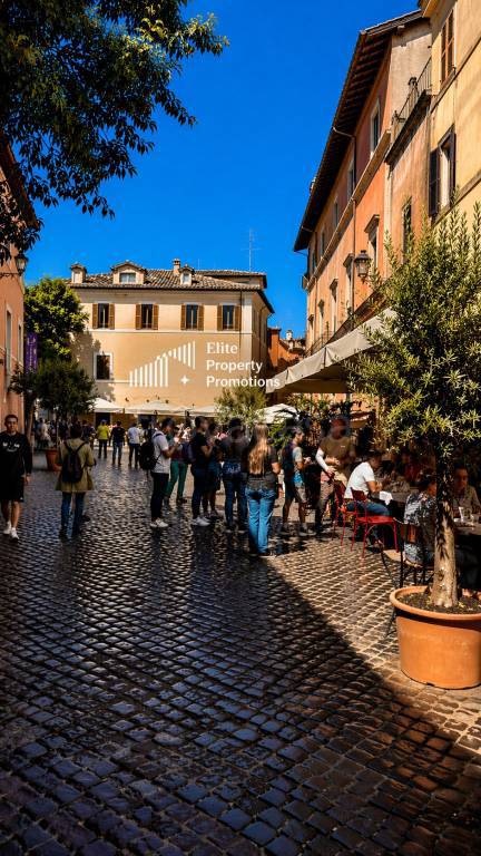 appartamento in vendita a Roma in zona Trastevere