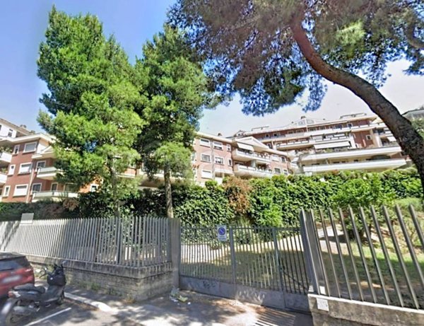 appartamento in vendita a Roma in zona Ardeatino