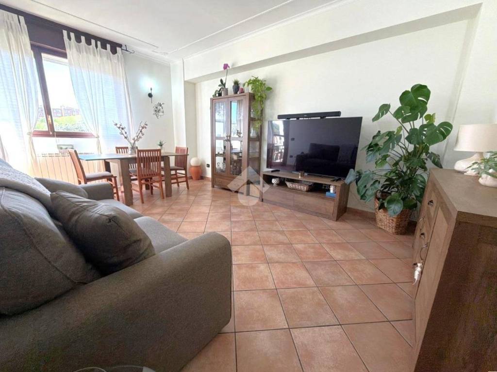 appartamento in vendita a Roma in zona Spinaceto