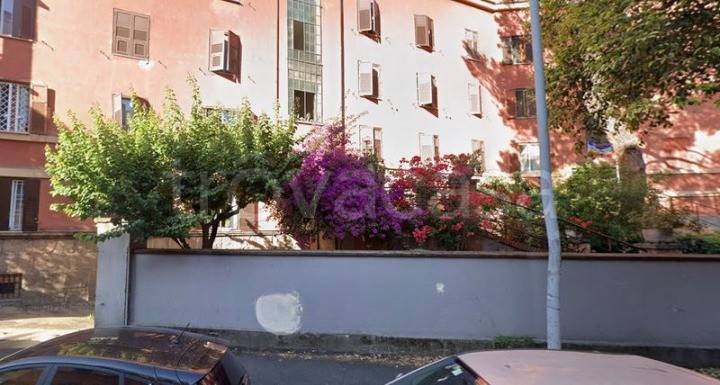 appartamento in vendita a Roma in zona Ostiense
