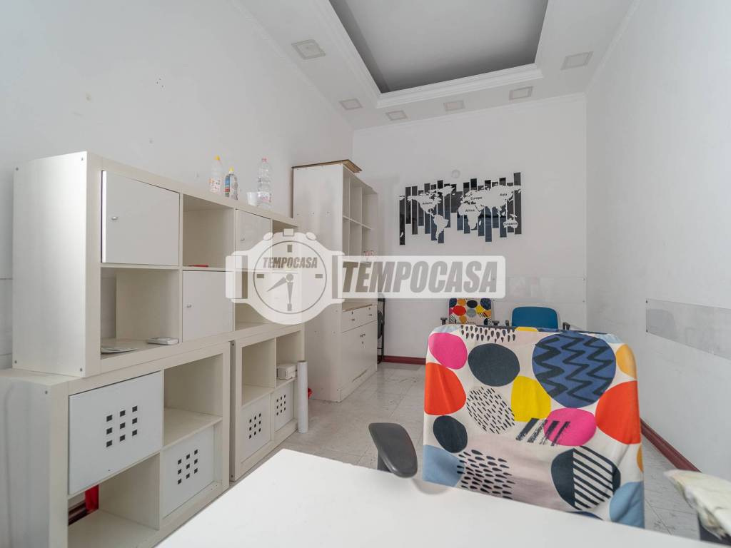 negozio in vendita a Roma in zona Esquilino