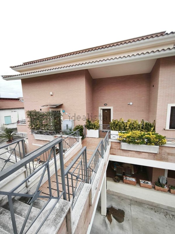 appartamento in vendita a Roma in zona Selva Candida