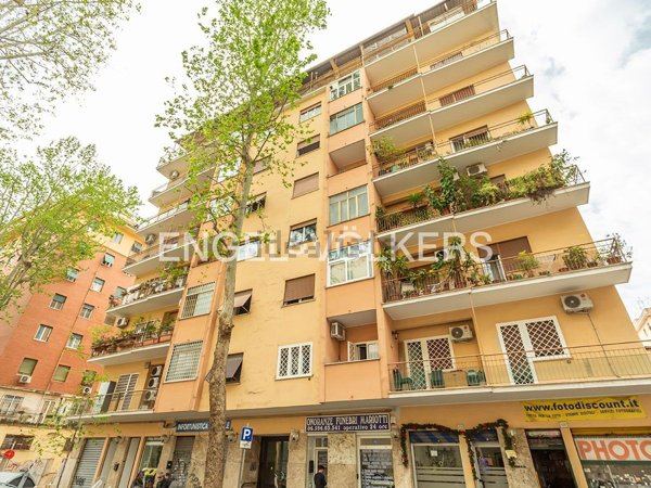 appartamento in vendita a Roma in zona Ostiense