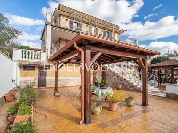 casa indipendente in vendita a Roma
