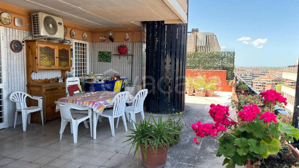 appartamento in vendita a Roma in zona Ardeatino