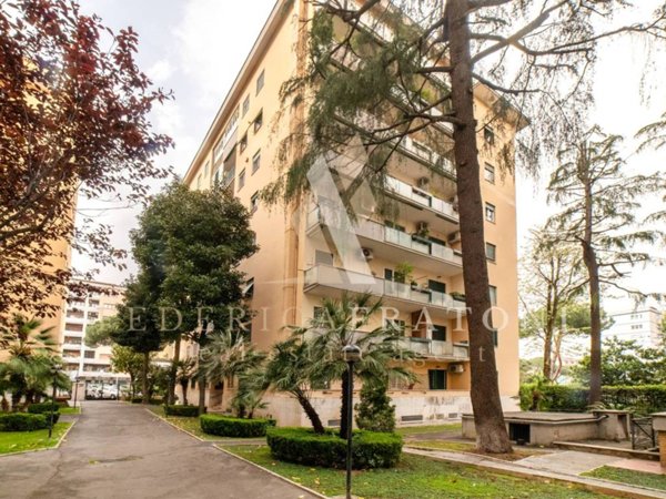 appartamento in vendita a Roma in zona Ardeatino