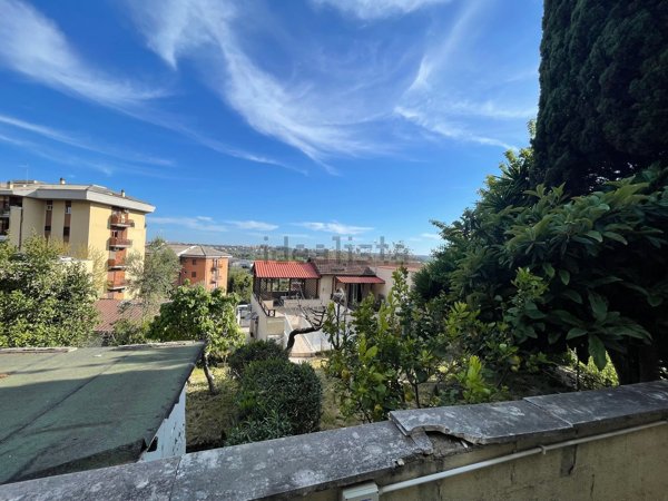appartamento in vendita a Roma in zona Colle del Sole