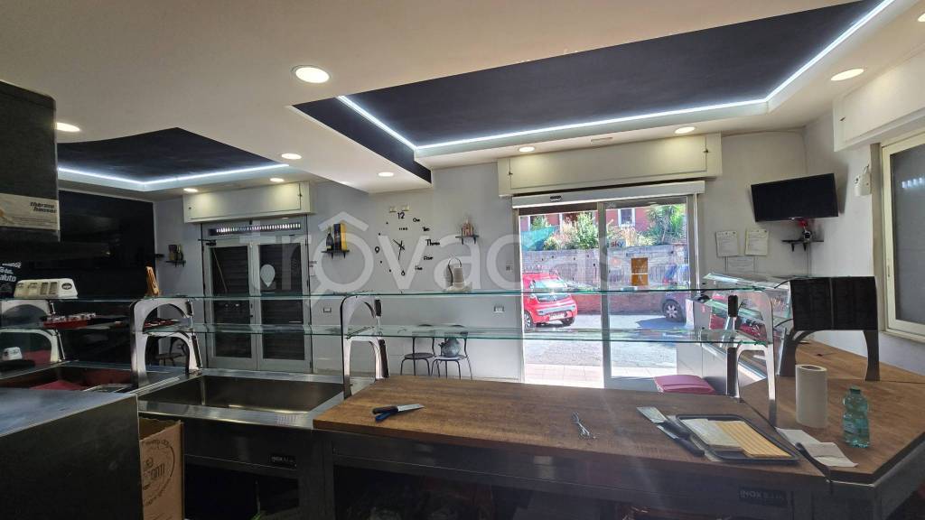 negozio in vendita a Roma in zona Prima Porta