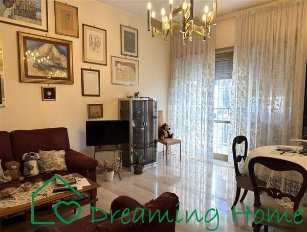 appartamento in vendita a Roma in zona Ostiense