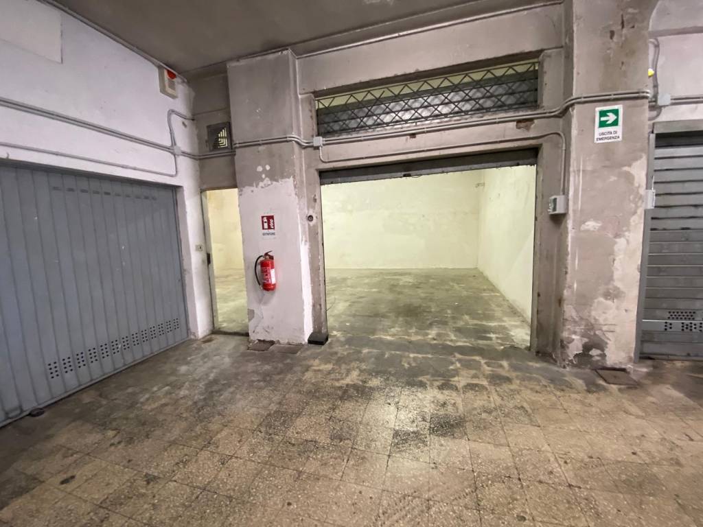 locale di sgombero in vendita a Roma in zona Appio Claudio