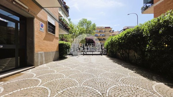 appartamento in vendita a Roma in zona Appio Claudio