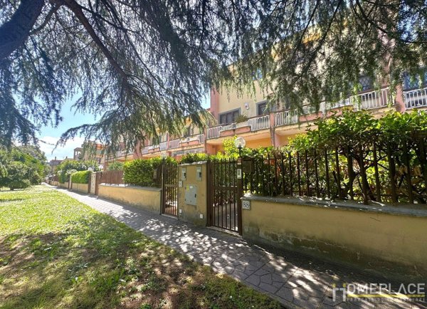 casa indipendente in vendita a Roma in zona Torre Angela