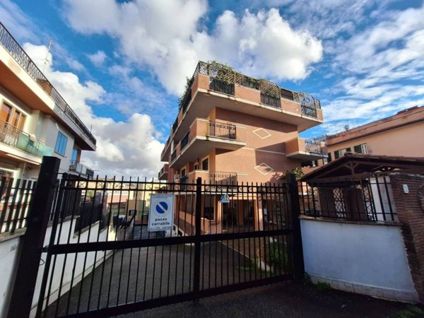 appartamento in vendita a Roma in zona Primavalle