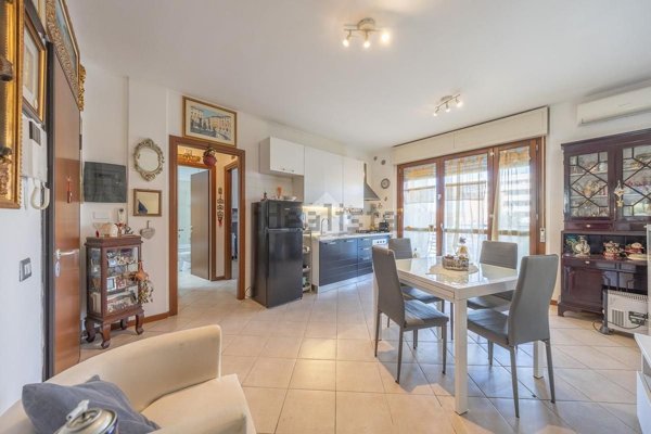 appartamento in vendita a Roma in zona Lunghezza