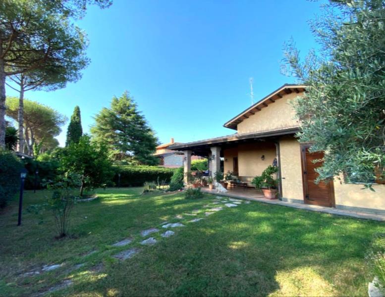 casa indipendente in vendita a Roma in zona Castel di Guido
