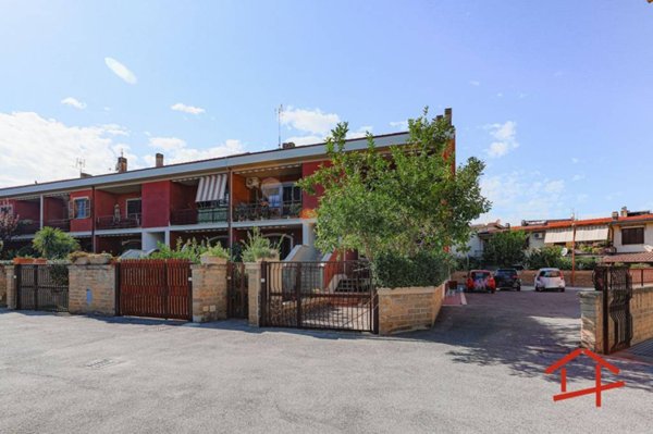 appartamento in vendita a Roma in zona Acilia